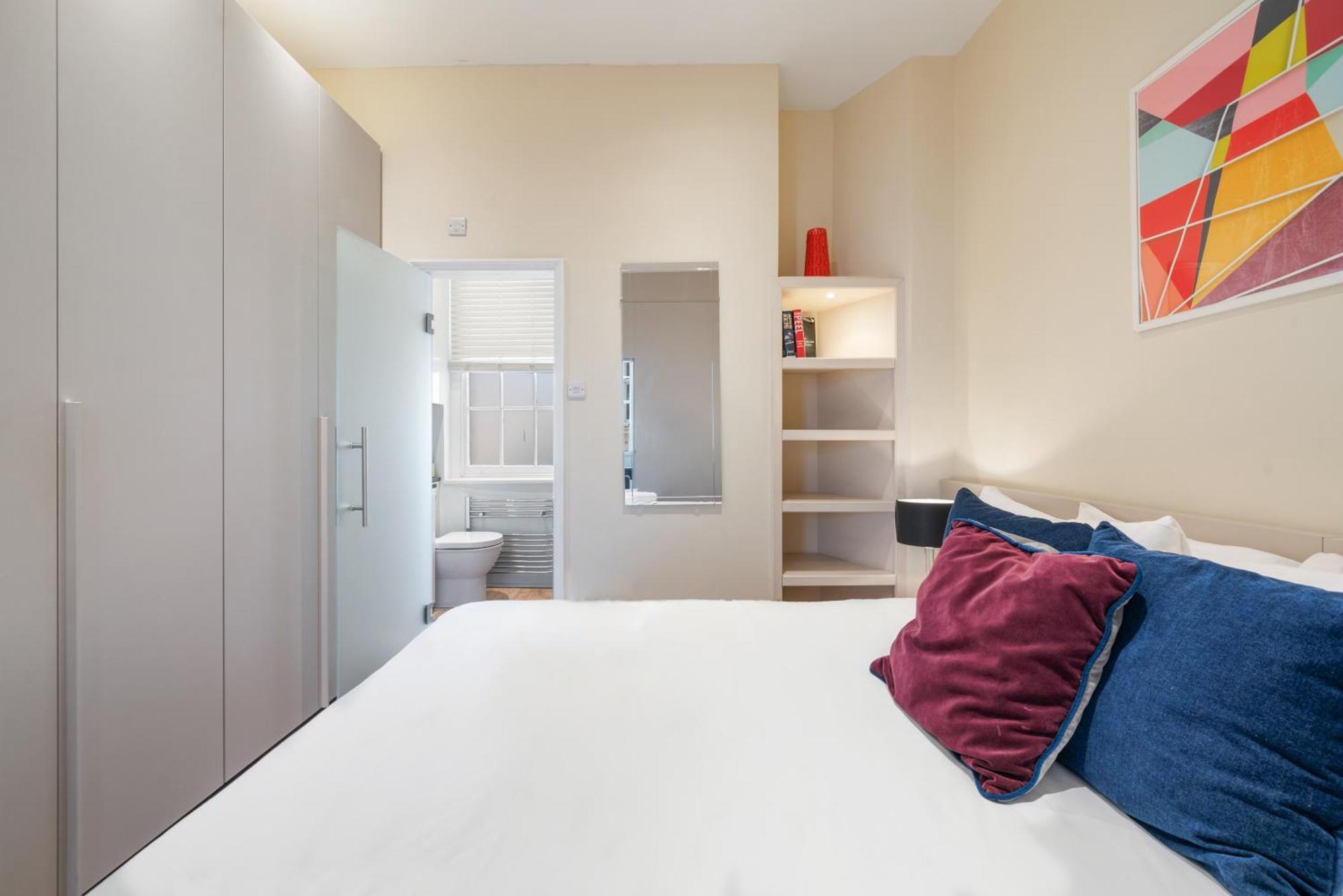 Superb One Bedroom Apartment In Soho London Exterior foto